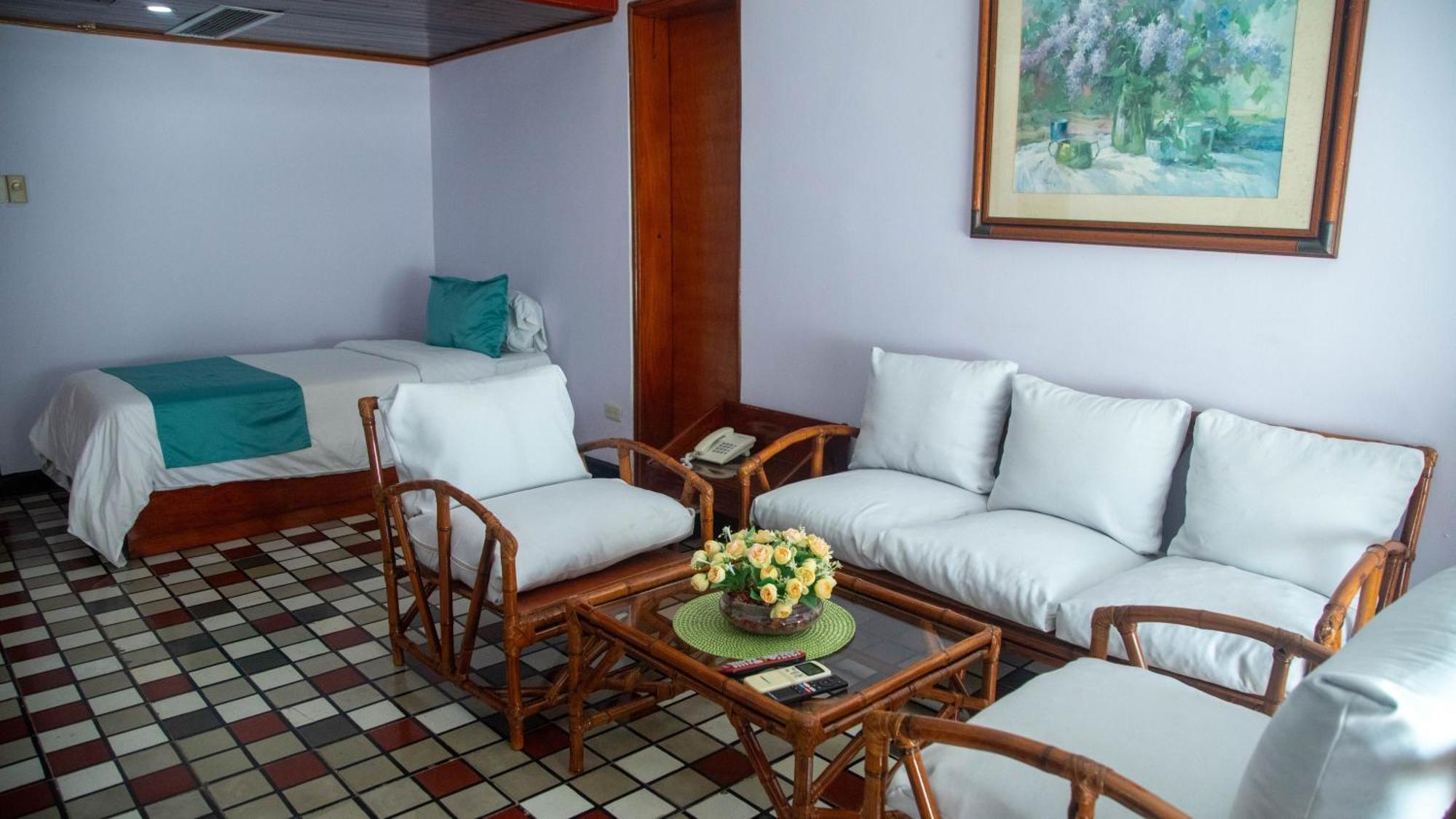 Hotel Bahia Картахена Экстерьер фото