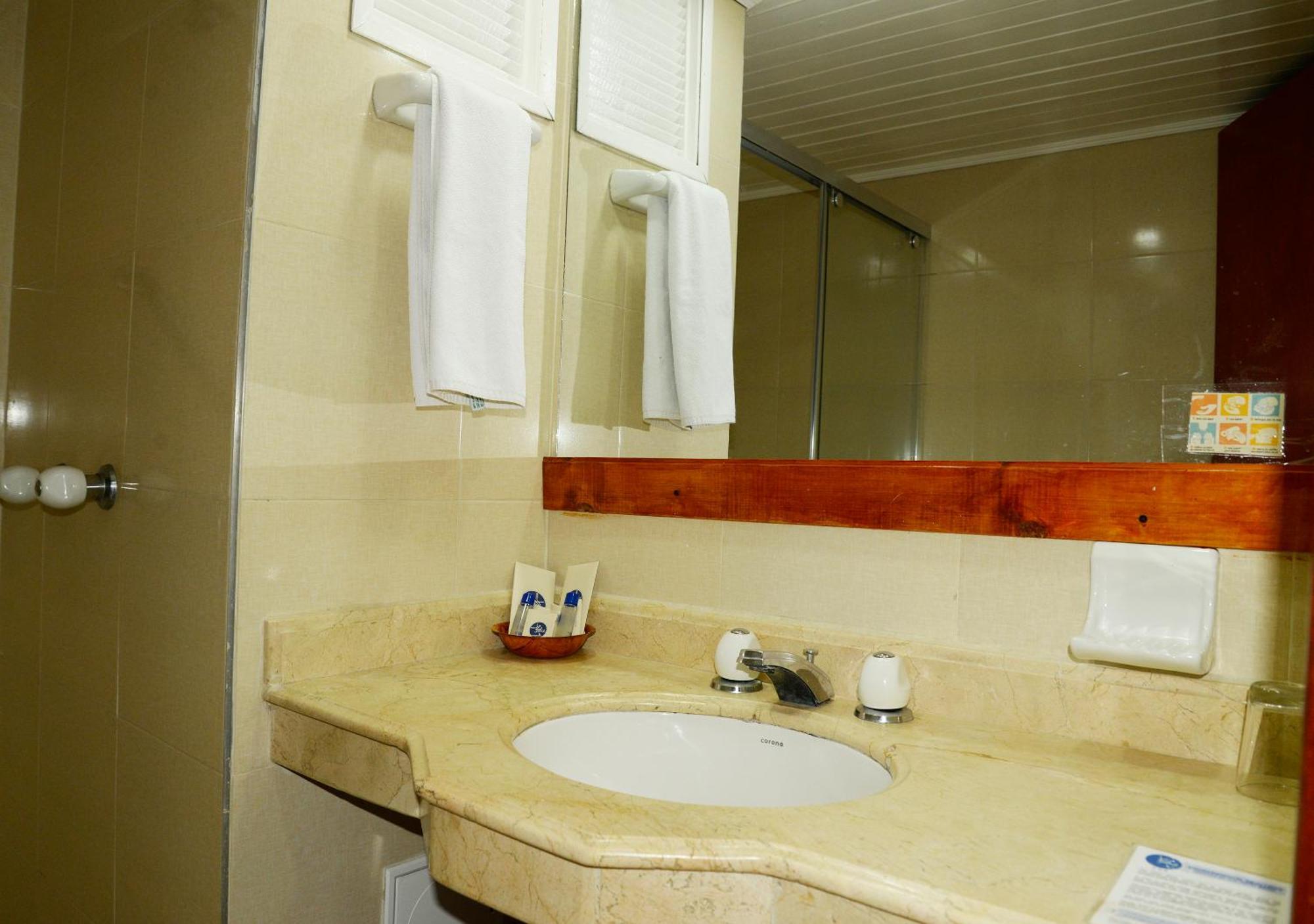 Hotel Bahia Картахена Номер фото